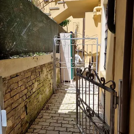 Tiny Opera House * Pesaro