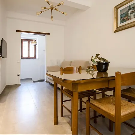 Apartment Tiny Opera House